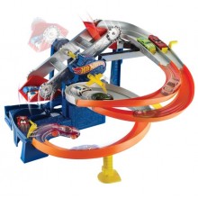 Игровой набор Гоночный трек Hot Wheels Гонки на фабрике (FDF28)